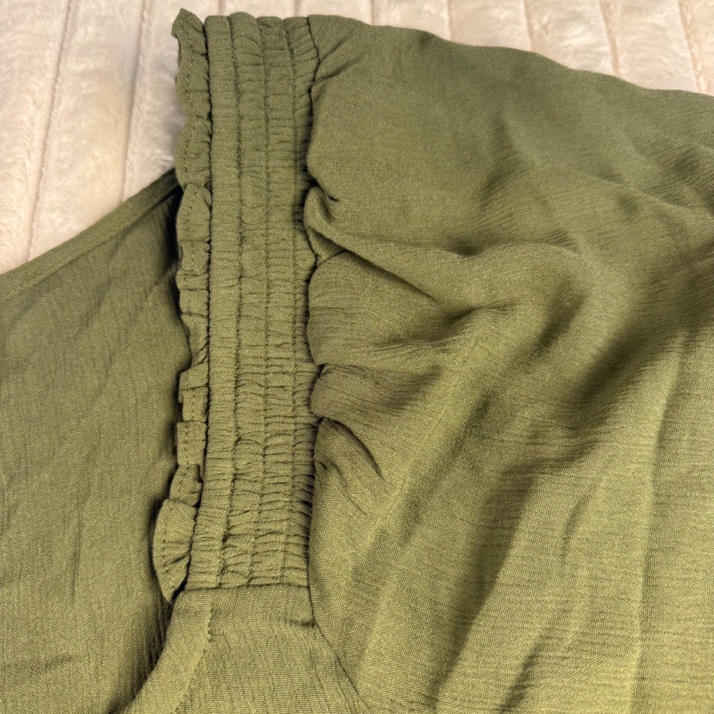Torrid Olive Green Crinkle Gauze Peasant Puff Sleeve Smocked Fairygoth Top 3X - Picture 6 of 8